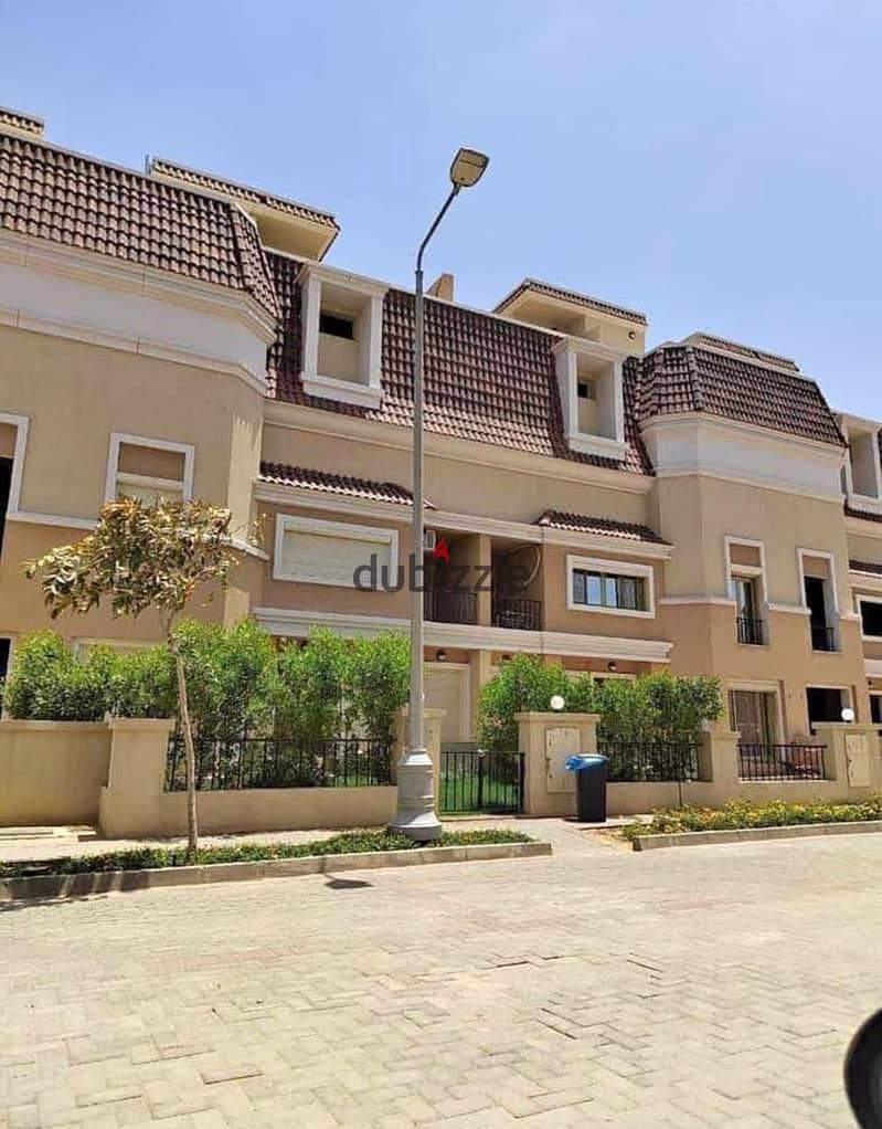 villa standalone for sale in new cairo next to madainty direct 206m + 60m garden 6