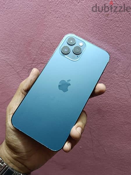 iphone 12 pro max بالشاحن الاصلي 0