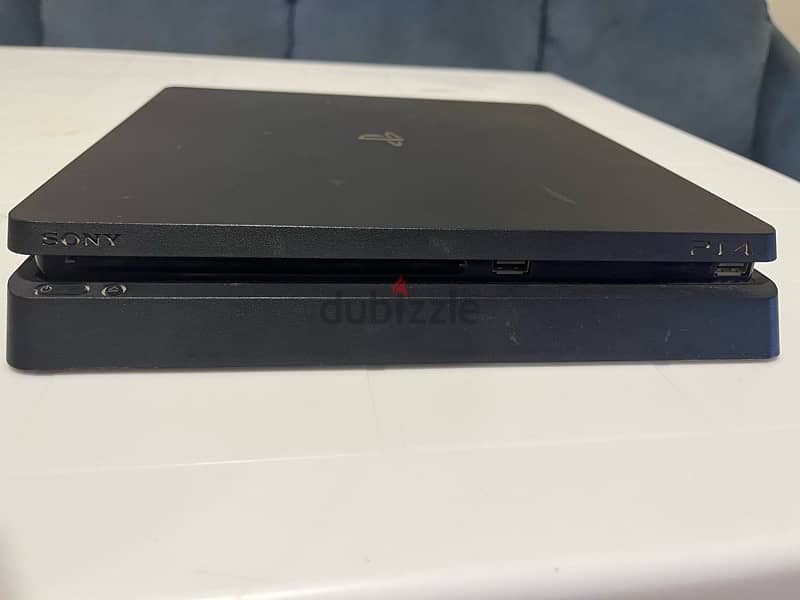 Ps4 slim 1