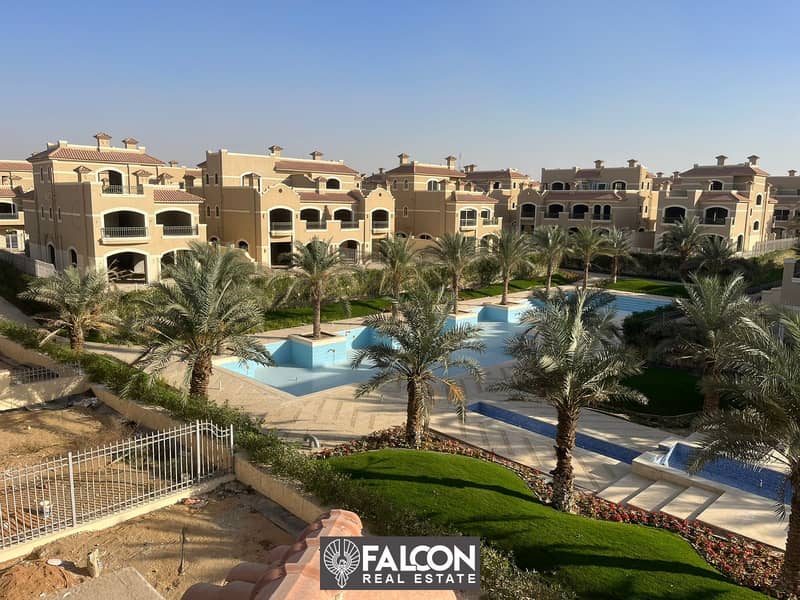 Stand-alone villa with private pool, immediate receipt and a 20% discount, in a prime location in Shorouk City in El Patio Prime Compound 12