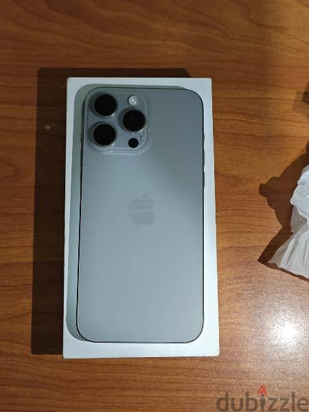 iPhone 15 pro max titanium 256g B100% كسر زيرو 4