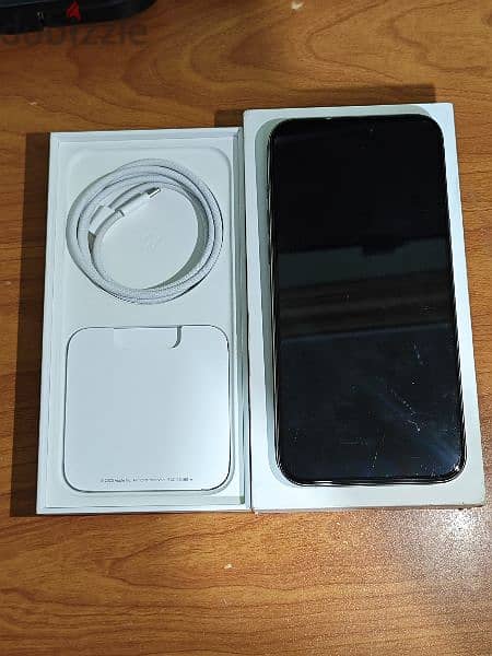 iPhone 15 pro max titanium 256g B100% كسر زيرو 10