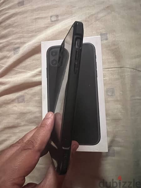 IPhone 11 - Perfect condition - Full accessories 4