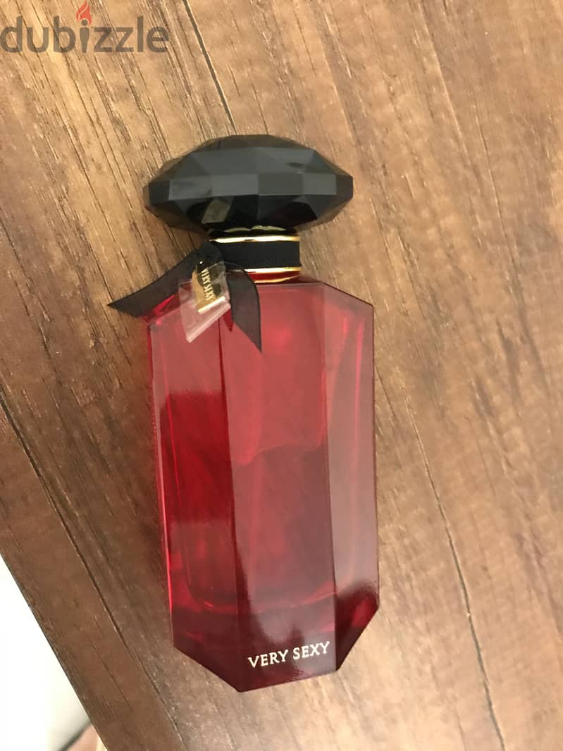 فيكتوريا سيكريت victoria secret perfume very sexy 50ml used once only 1