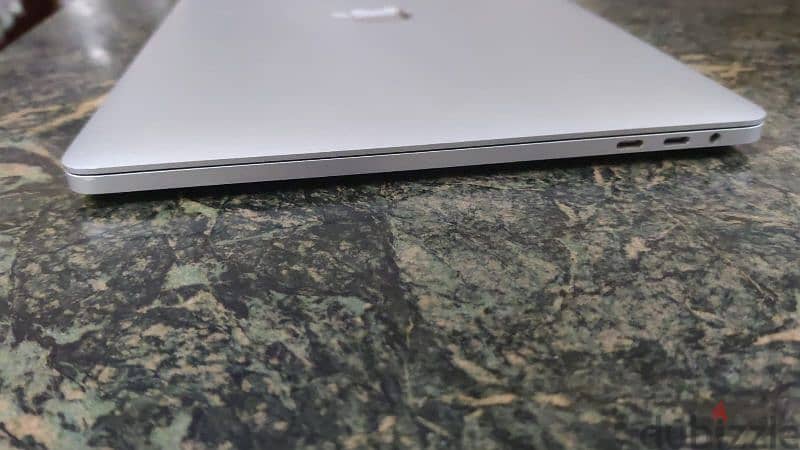 MacBook pro 2017/16/512 6