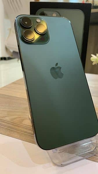 iPhone 13 pro max. . 256GB . خصم لمده 48ساعه مميز جداا 8