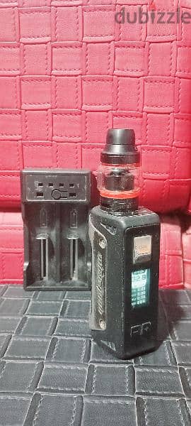 geek vape +lotus tank + charger 1