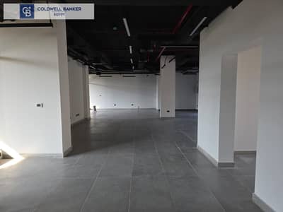 Fully Finished Office 225 sqm for RENT in a prime location in a well known mall in El sheikh Zayed