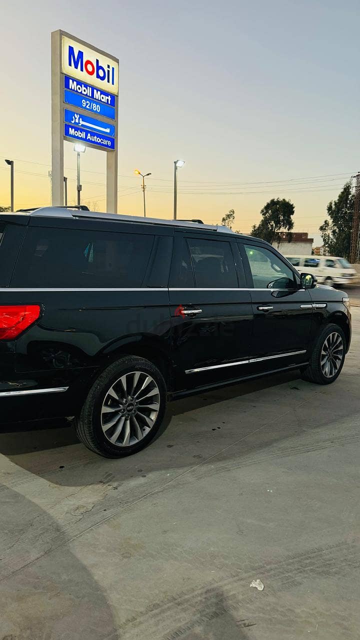 2018 lincoln presidential NAVIGATOR 8