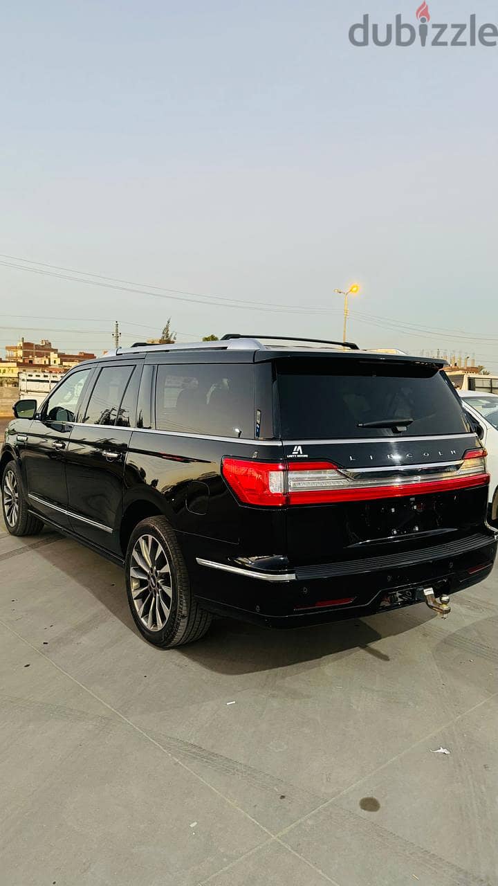 2018 lincoln presidential NAVIGATOR 9