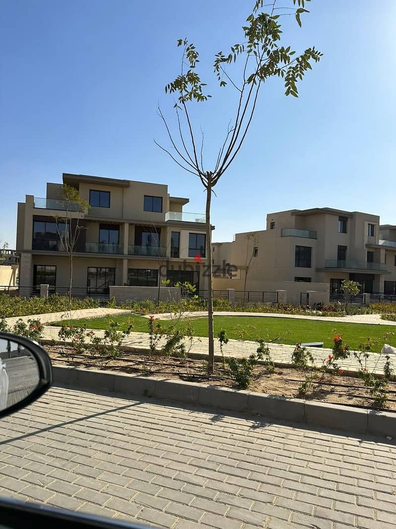 Duplex for sale, 5 rooms, fully finished, distinctive view, from SODIC, Sheikh Zayed, in installments 7