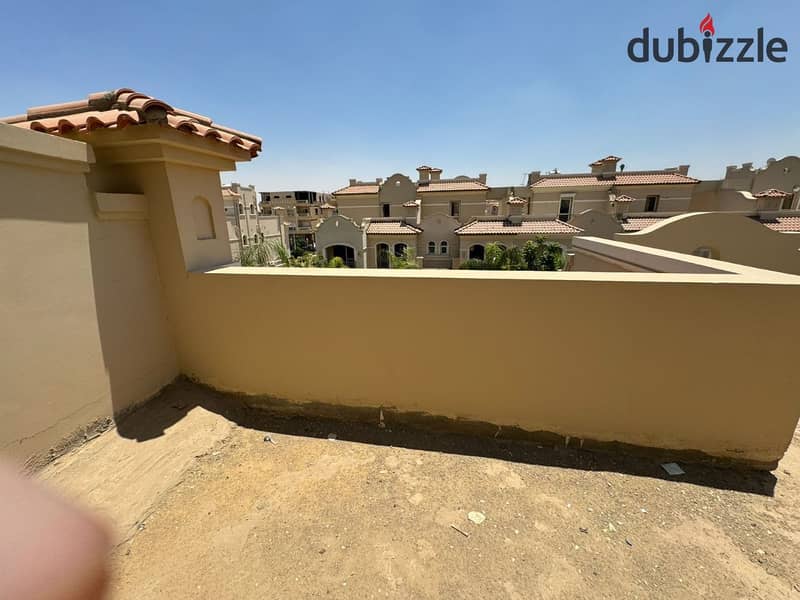 توين هاوس للبيع في مدينه الشروق prime location  فيو مميز علي ال pool مساحة (330م) 9