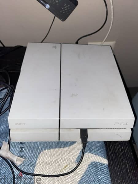 WHITE PS4 FAT 500GB 2 controllers 1