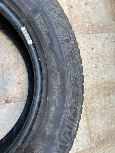 فردة كاوتش ميشلان بحالة ممتازة 215/65 R17