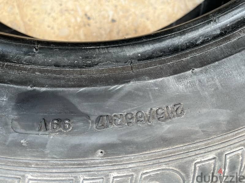 فردة كاوتش ميشلان بحالة ممتازة 215/65 R17 1