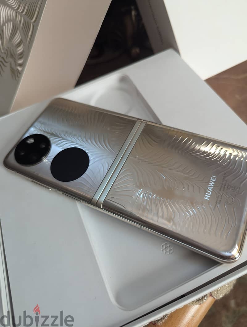 Huawei p50 pocket gold edition 2