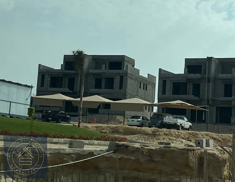 Prime Location Townhouse for sale in front of Beverly Hills Sheikh Zayed , at V Levels Compound Dunes with 2.5 Million Down Payment over 8 years plan 10