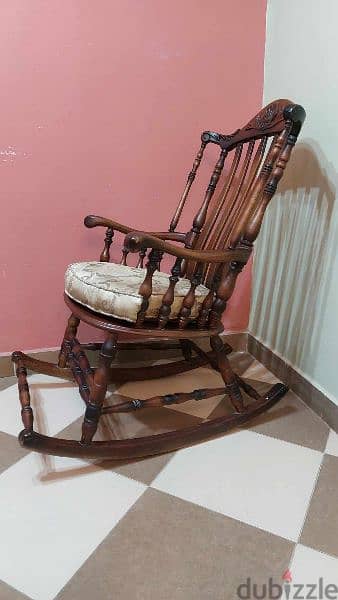 A high quality wooden rocking chair 1