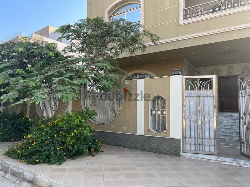 villa for rent admin building prime location or residential 4