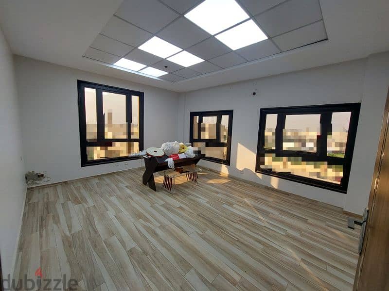 مكتب اداري للايجار 200م في مبني اداري في التجمع الخامس Office For Rent 1