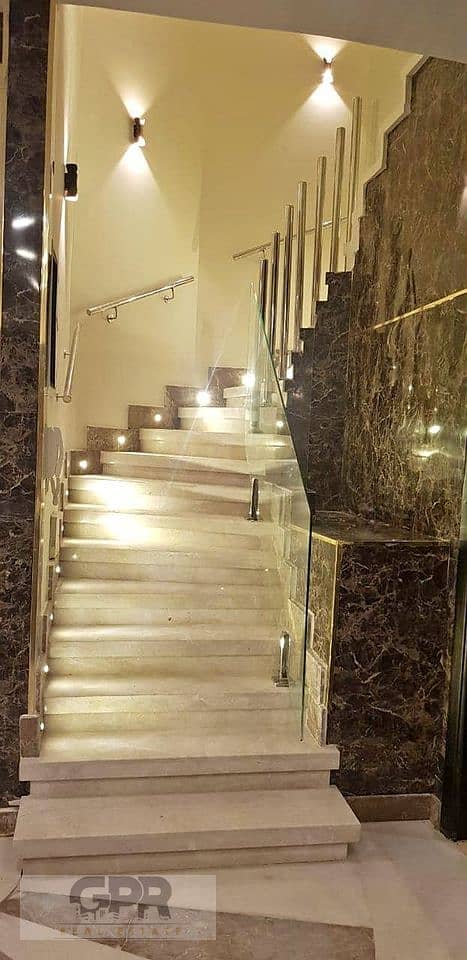 فيلا مميزه للبيع في كمبوند ستون بارك التجمع الخامس بجوار كايرو فيستيفال | Distinctive villa for sale in Stone Park Compound, Fifth Settlement 9