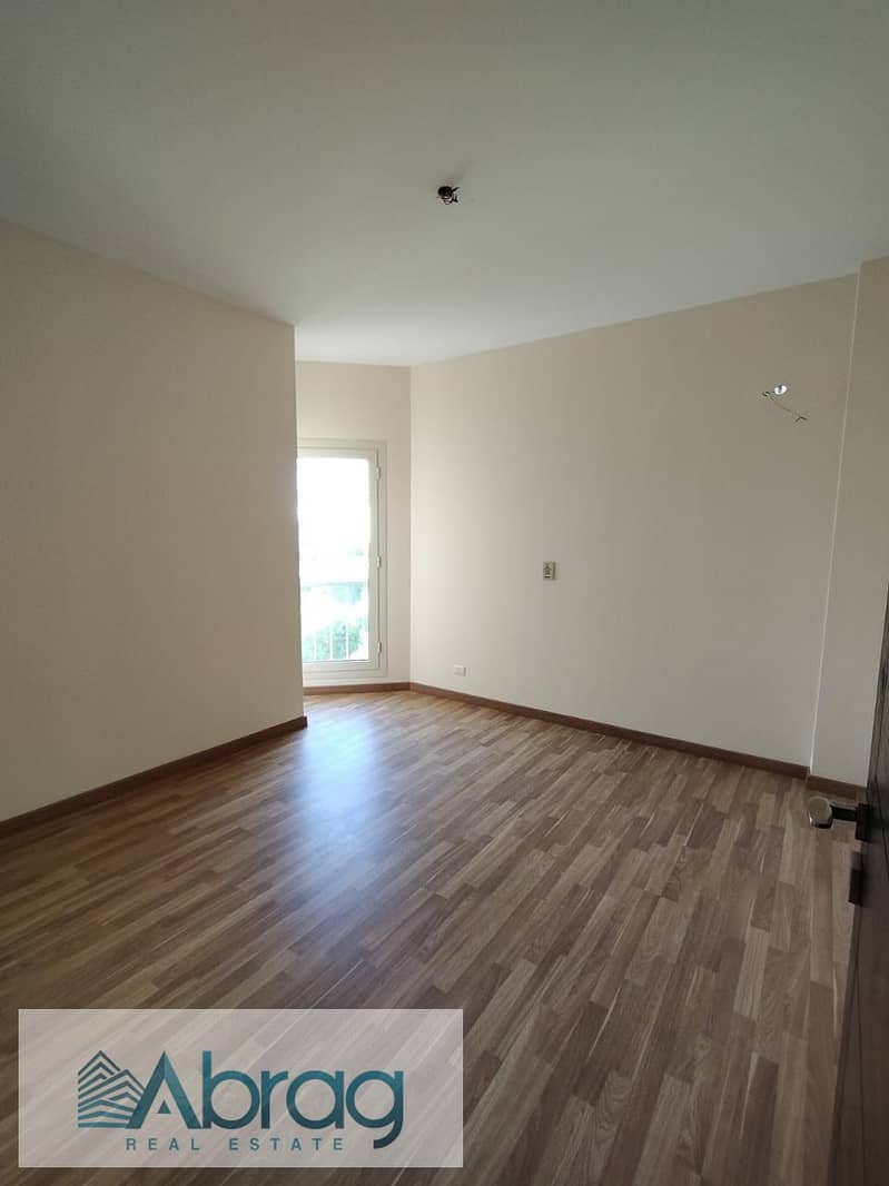 For rent an apartment 134m with kitchen and private garden in The Address Sheikh Zayed Compound 7