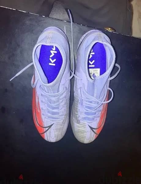 Football shoes size 43 NIKE 4