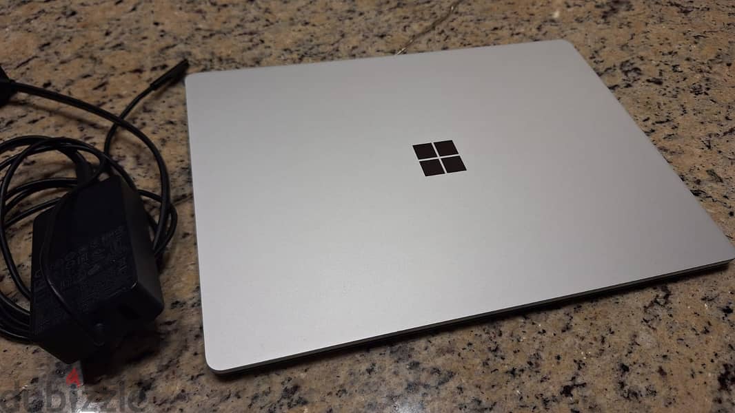 Microsoft Surface Laptop, core-i7, 16GB RAM, 1TB SSD فرصة 4