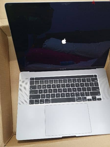 MacBook pro16inch 2019 i9 16mbcash ram 64giga 512ssd amd5500m 4ddr6 2