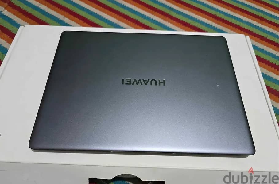 Huawei matebook d14sبحاله فوق الممتازه مفيهوش اي عيوب او خدوش نهائيا و 2