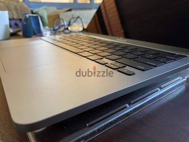 MacBook Pro 13 Inch M1 16G / 512 GB 2