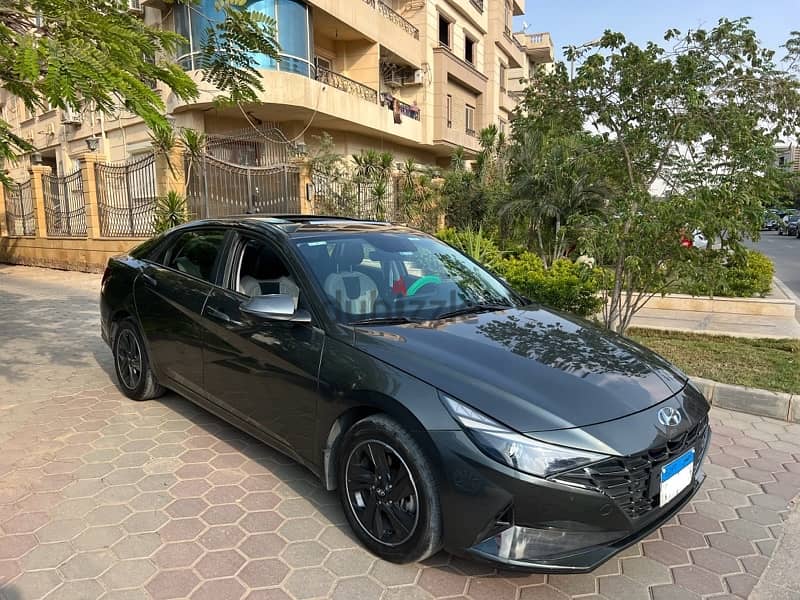 Hyundai Elantra Cn7  2022  الفئة الخاسمة)) زيروو بمعنى الكلمة)) 0