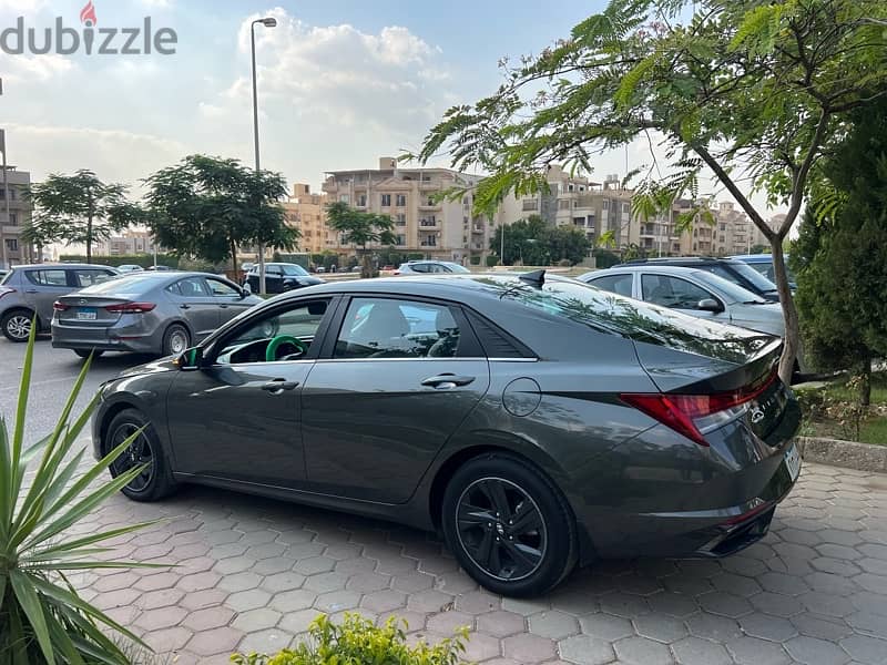 Hyundai Elantra Cn7  2022  الفئة الخاسمة)) زيروو بمعنى الكلمة)) 12