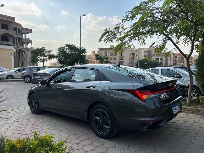 Hyundai Elantra Cn7  2022  الفئة الخاسمة)) زيروو بمعنى الكلمة)) 16