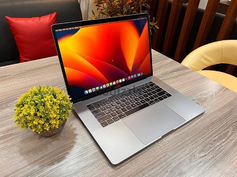 جميع موديلات الماك. بوك. بأرخص سعر فى مصر Apple Mac 3