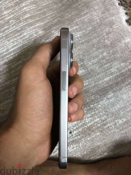 iphone 15 pro بس كالجديد بظبط 2