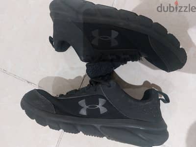 under armour excellent condition size 36.5 black