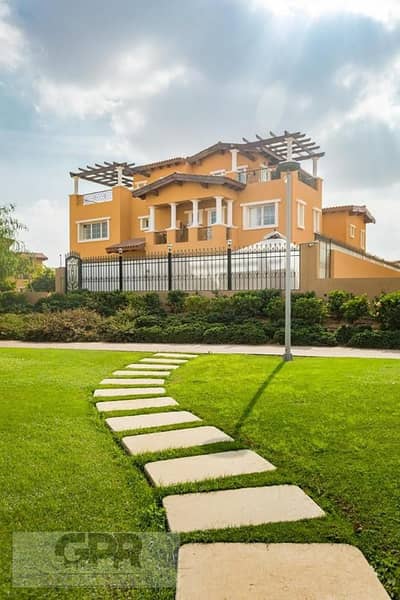 فيلا للبيع مساحه 686 متر في كمبوند هايد بارك التجمع الخامس | Villa for sale