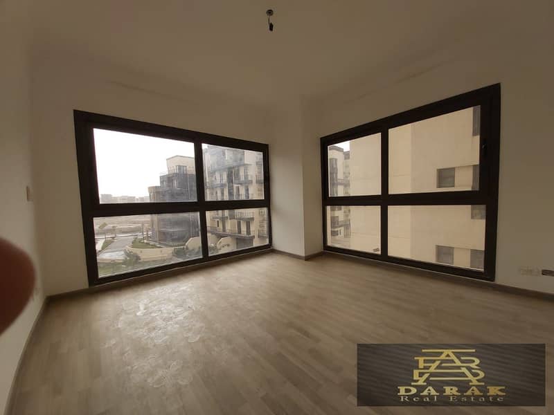 Located in one of the most prestigious phases, this ground-floor apartment features 3 bedrooms and offers a wide garden view. 7