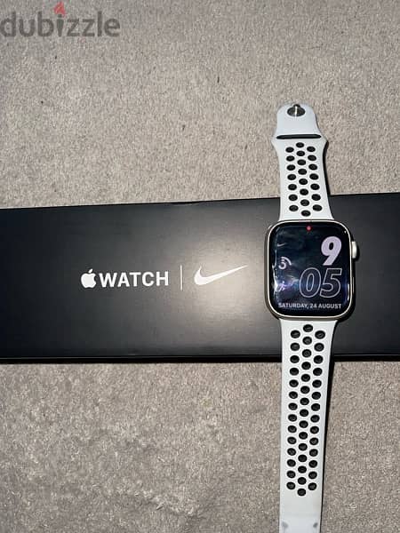 Apple Watch Series 7 Nike 1