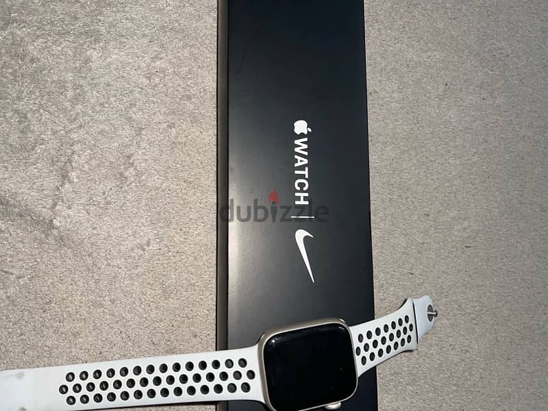 Apple Watch Series 7 Nike 2