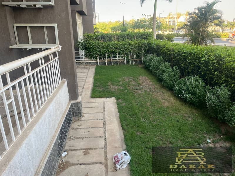 own a 106 sqm apartment + 55 sqm ground floor with a private garden, available for delivery within a year, overlooking a wide garden, for sale in the 4