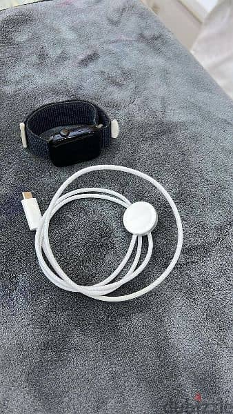 Apple series 9 smart watch  45 with midnight sport band 1