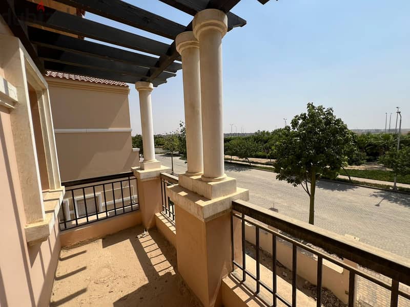 Villa in hydepark new cairo south teseen 16