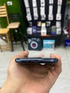 iphone 11 pro 256Gb battery :86 لقطهه