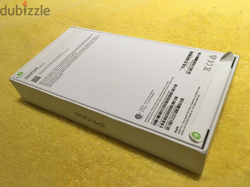 iPhone 15 pro 1 Terabyte White titanium (Sealed) 2