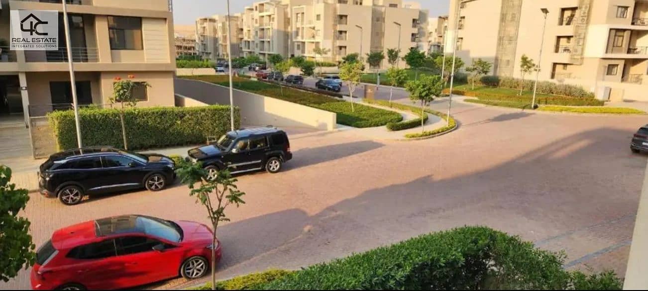 Apartment Bahri Fully finished prime location for sale in Fifth Square 2