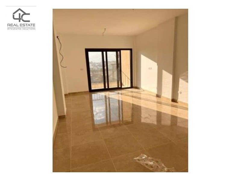 A finished 3-bedroom apartment with a down payment of less than 50% for sale in Fifth Square Compound 1