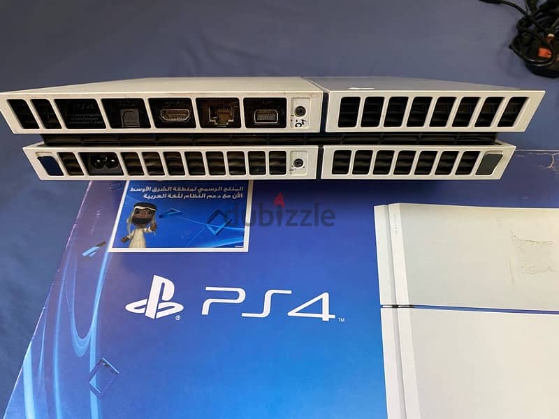 PS4 500GB with 2 original dualshock 2