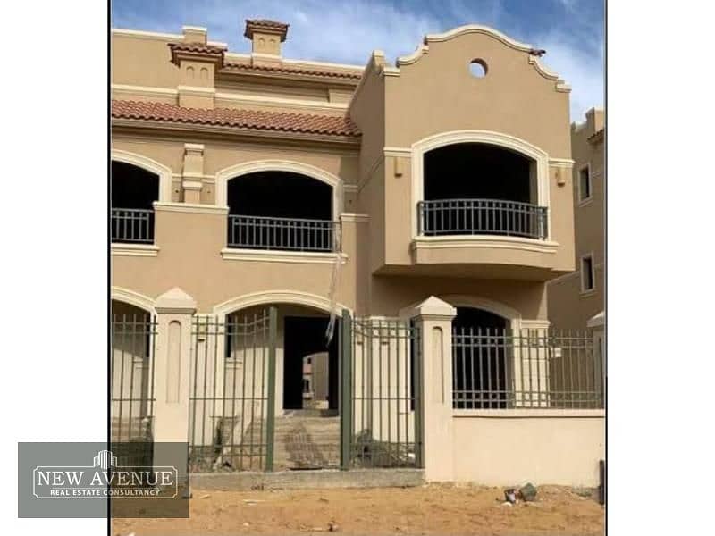 Delivered Twinhouse Very prime location |Patio oro 9